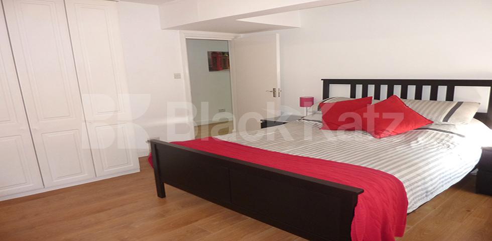 			CENTRAL ZONE 1 LOCATION!, 1 Bedroom, 1 bath, 1 reception Flat			 Crawford Place, EDGWARE ROAD